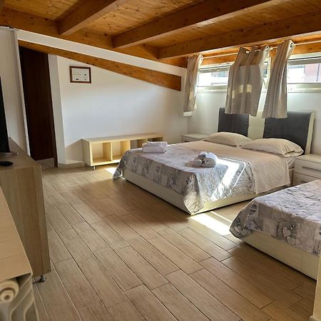 B&B Le Mansarde Πεσκάρα Εξωτερικό φωτογραφία